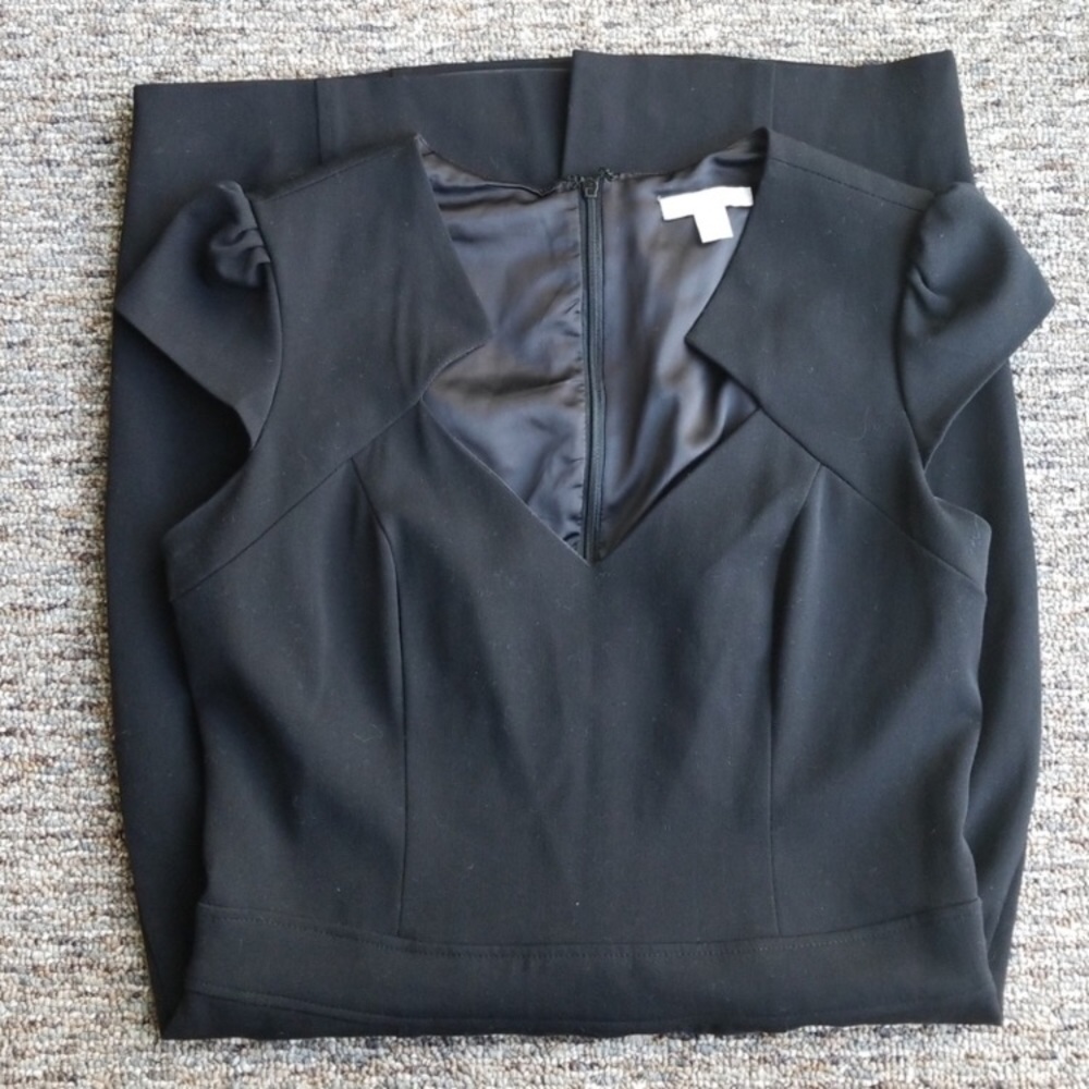 New York & Company LBD sweetheart neckline